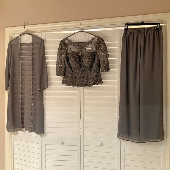 Azazie “Florida” Mother-of-the-Bride/Groom 3-Piece Set / Steel Grey / Size A8 - Picture 7 of 9